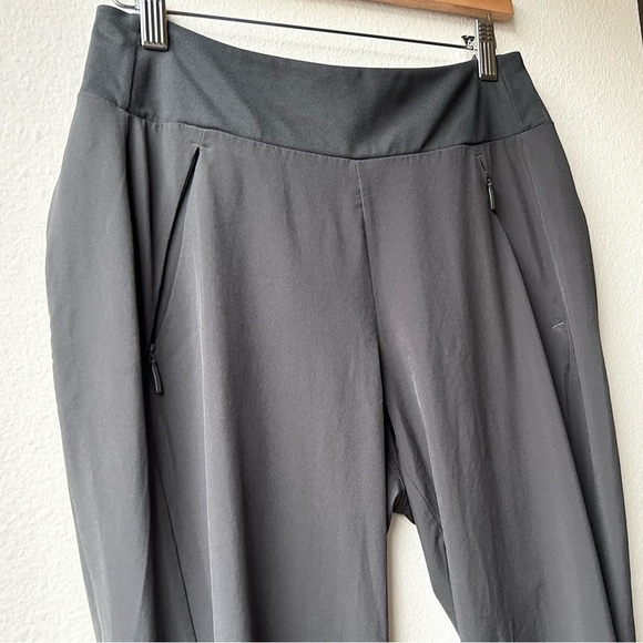 ATHLETA Soho Cropped Jogger Pants in Black Arbor Olive Green Size 4 - Picture 7 of 16
